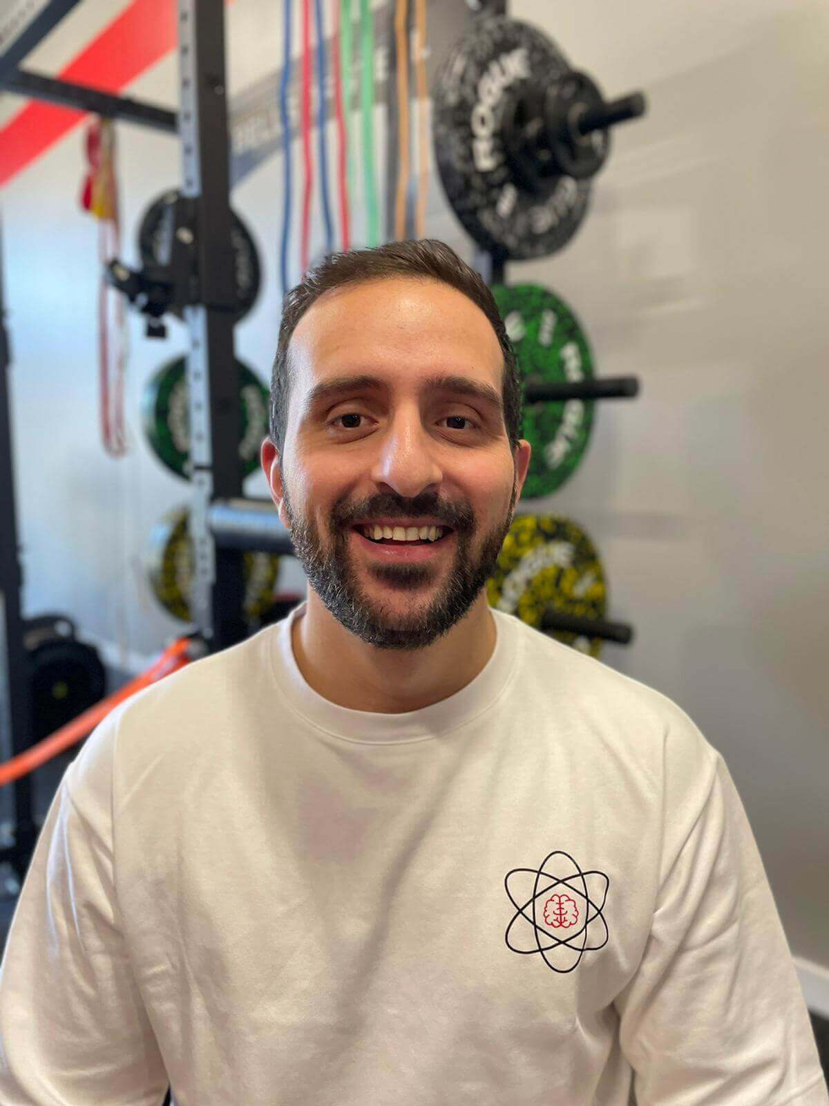  Sami Brochu, co-founder of Studio Fit U, certified sports therapist and naturopath, specializing in injury rehabilitation and prevention, providing advanced coaching methods in Montreal.