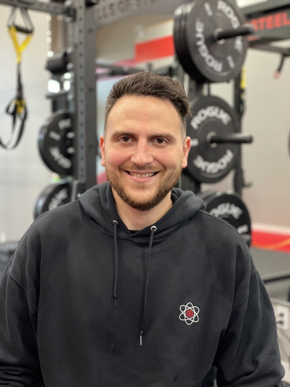 Simon Dayan, massothérapeute et entraîneur privé à Studio Fit U, spécialiste de la technique d'activation musculaire et de la rééducation, Montréal.